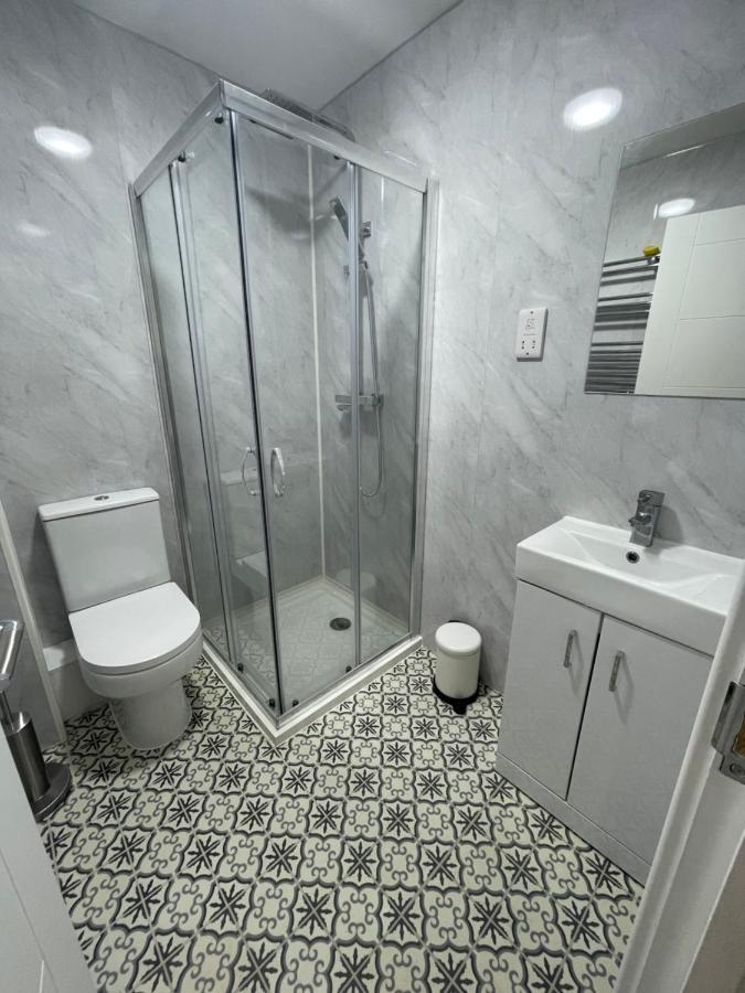 Riverside Deluxe Double E14 Guest house