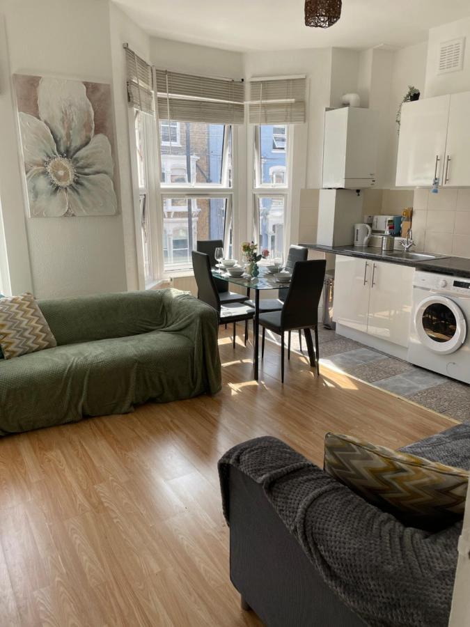 Large, Bright And Spacious 3 Bed Flat In Apartamento *