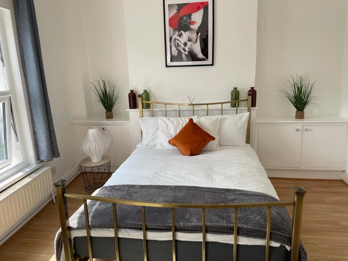 Large, Bright And Spacious 3 Bed Flat In * Londres