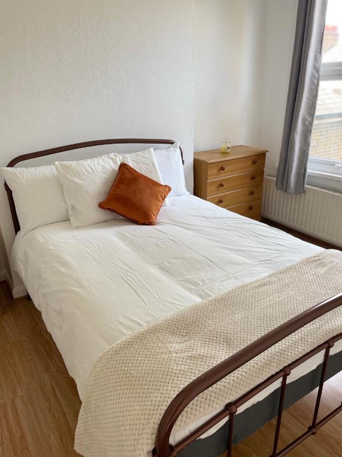 Apartamento Large, Bright And Spacious 3 Bed Flat In *