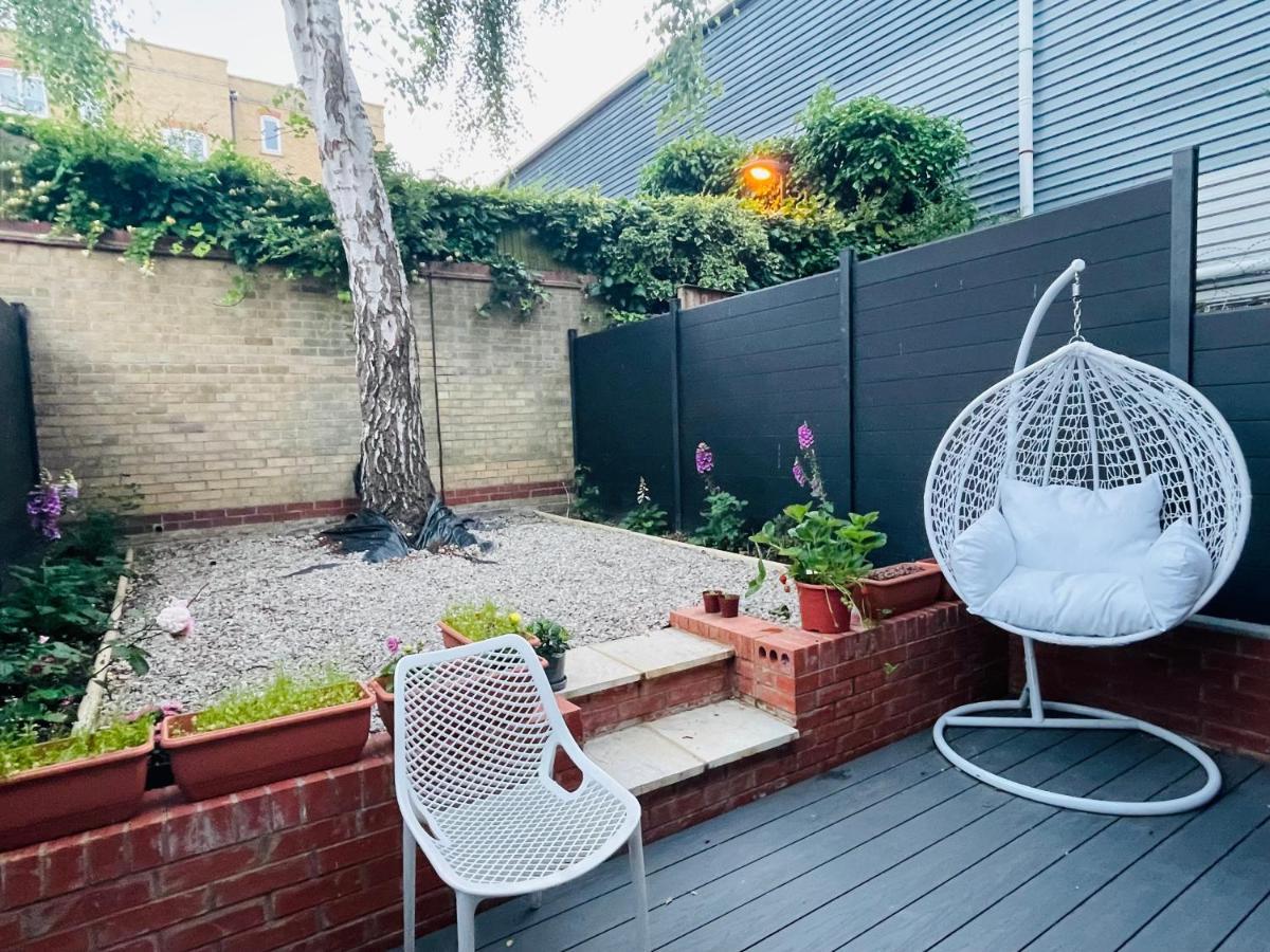 Riverside Deluxe Double E14 Guest house *