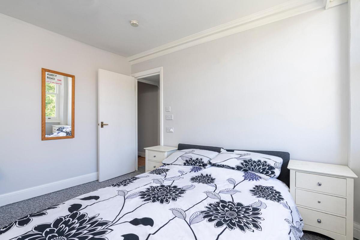 Joivy Bright Apt In West Hampstead London
