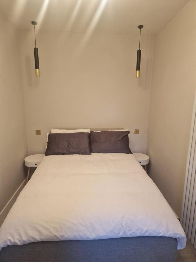 Collier's Wood En-suite