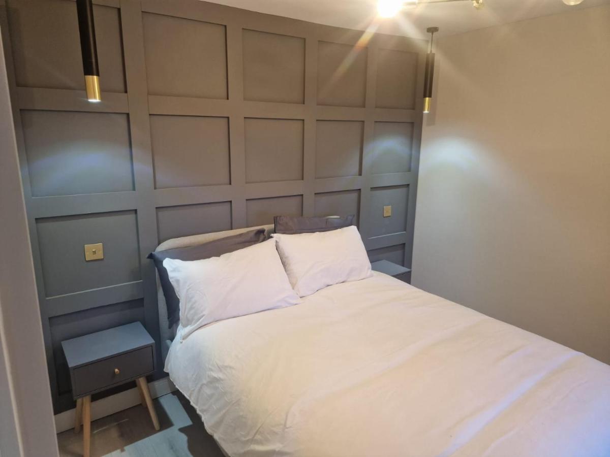 Collier's Wood En-suite *