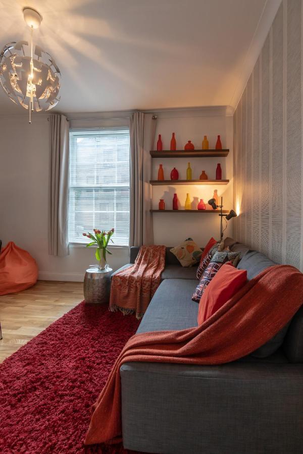 The Wanderlust - 1 Bedroom L Sleeps 4 With Sofa Bed L Prime Location Free Wifi L Perfect For Business & Leisure Travelers L 15percent Off Weekly & 20percent Off Monthly Stays! Apartamento *