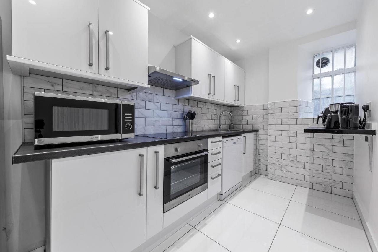 Modern Flat In Apartment