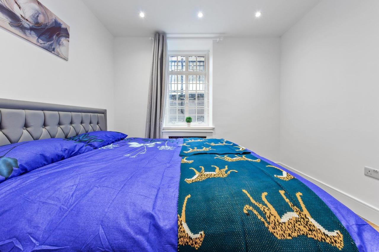Modern Flat In London