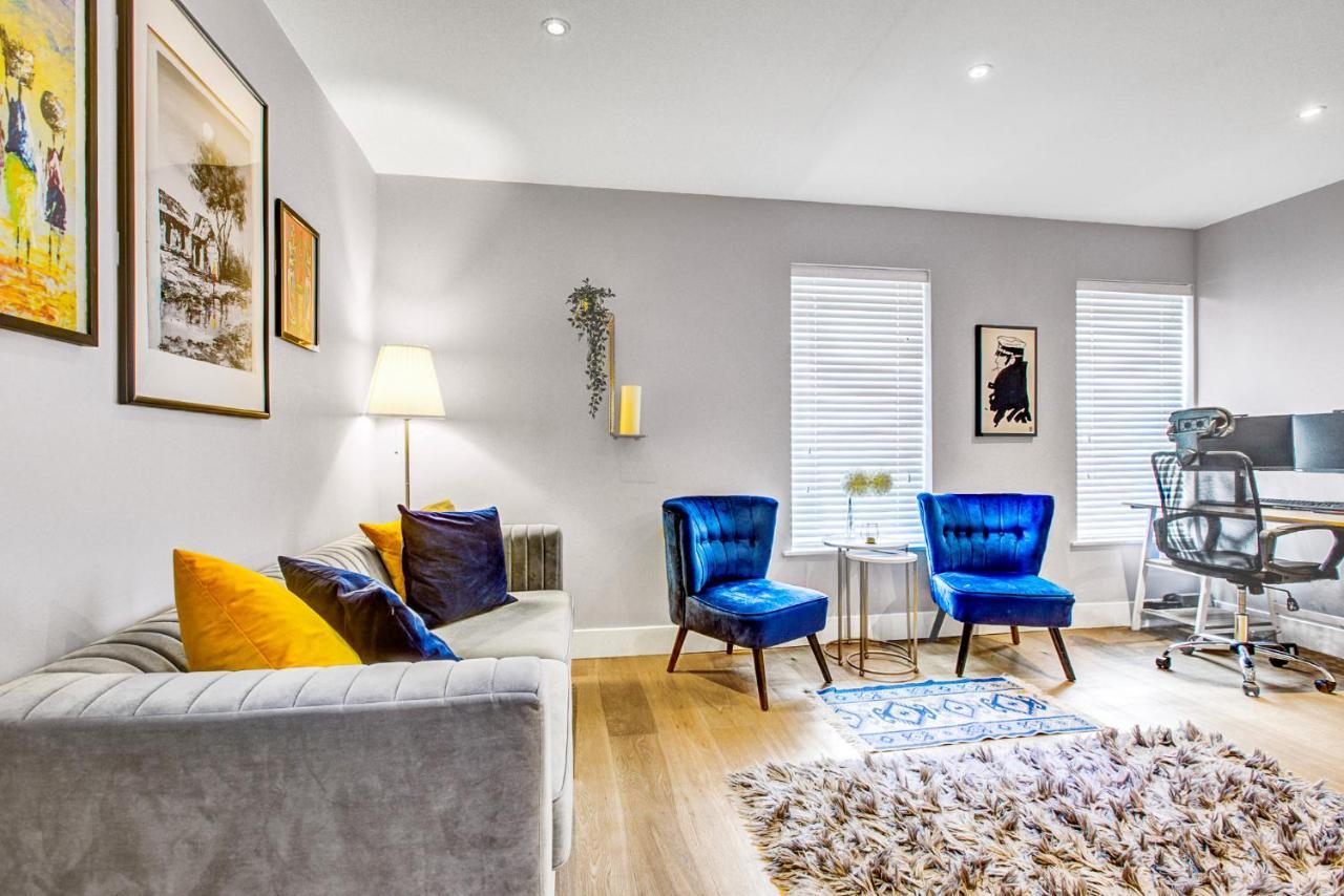 Apartamento 2 Bedroom Spacious In The Heart Fulham Londres
