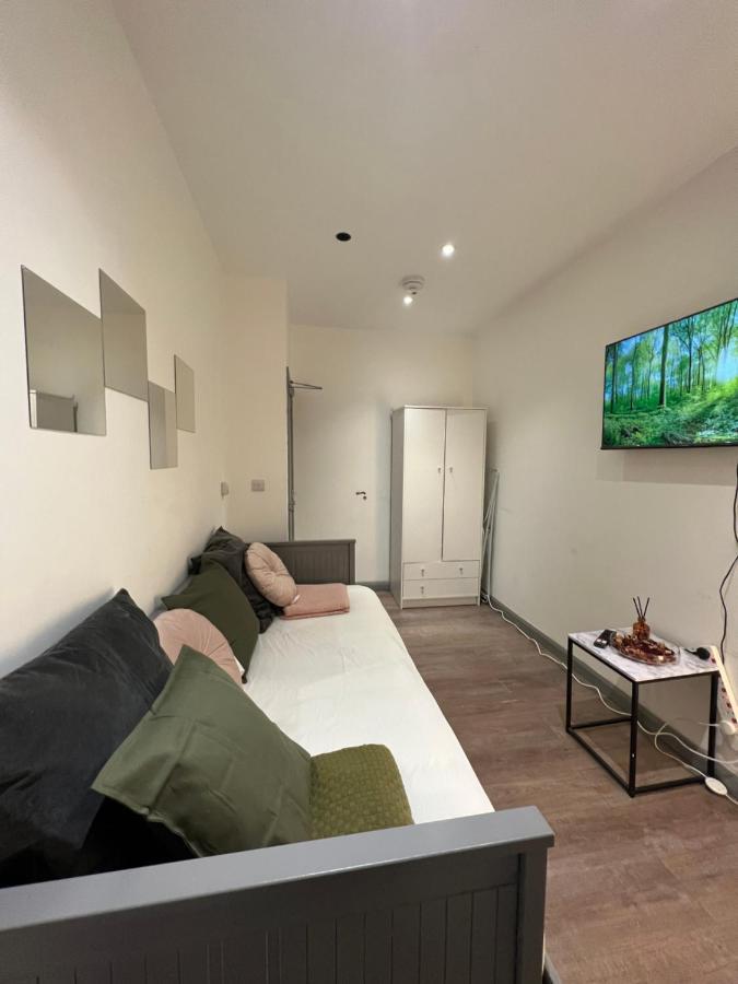 3 Bedroom Flat In King's Cross, St Pancras's. 2 Minutes To Euston. Apartment