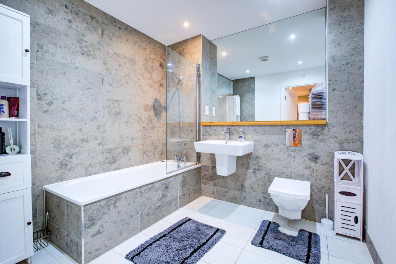 2 Bedroom Spacious In The Heart Fulham Apartamento