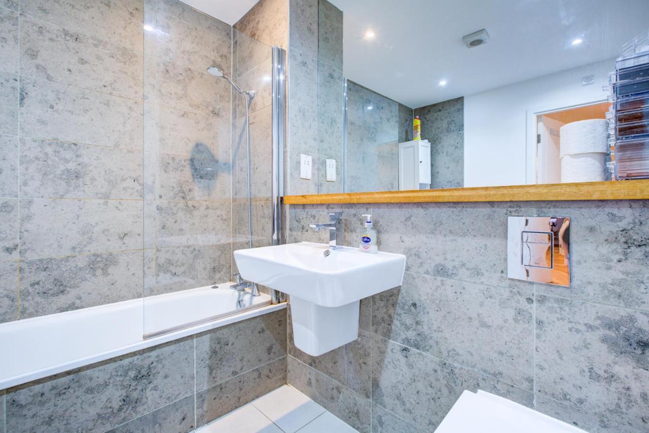 2 Bedroom Spacious In The Heart Fulham Apartamento Londres