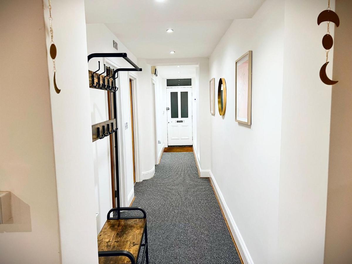 Comfy 2 Bed With Private Garden,battersea Ldn Apartment *