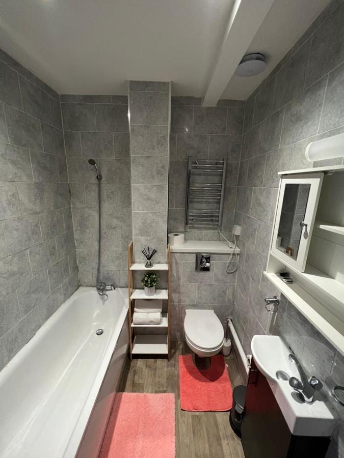 Apartment 3 Bedroom Flat In King's Cross, St Pancras's. 2 Minutes To Euston. *