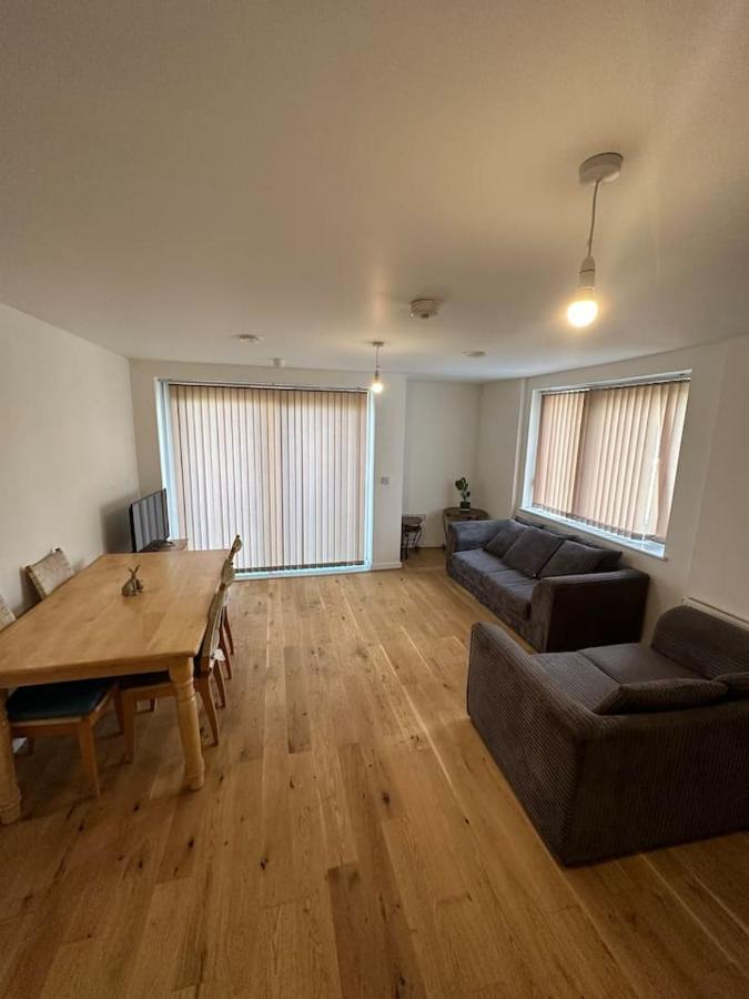 New Build 2 Bedroom With 2 Bath In London