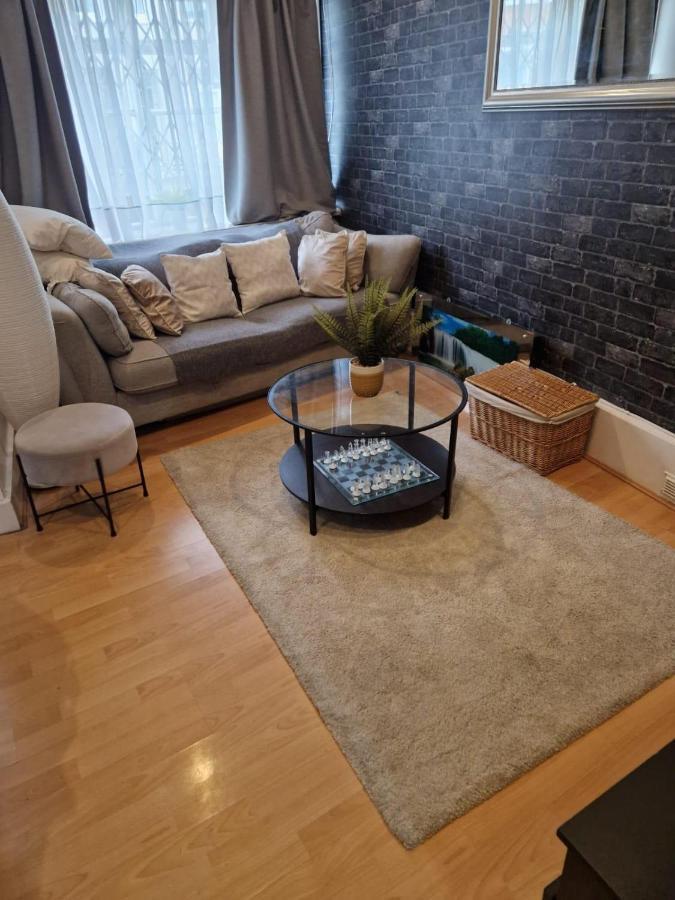 Apartamento Beautiful 2 Bedroom House In Fulham. Londres