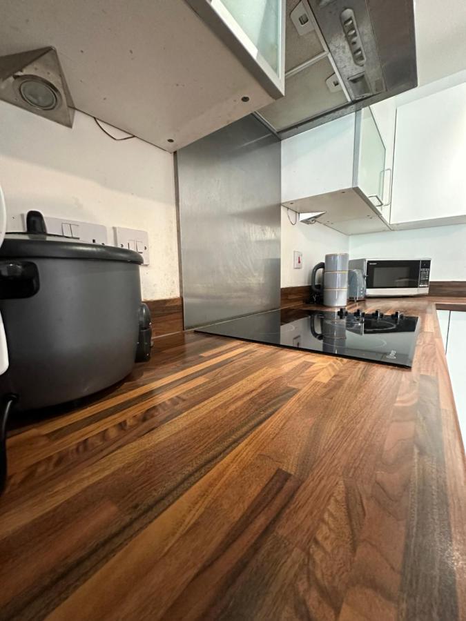 New Build 2 Bedroom With 2 Bath In London