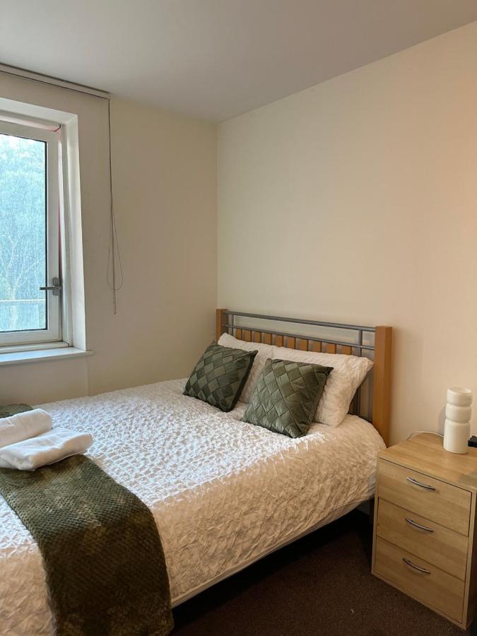 Apartment New Build 2 Bedroom With 2 Bath In London