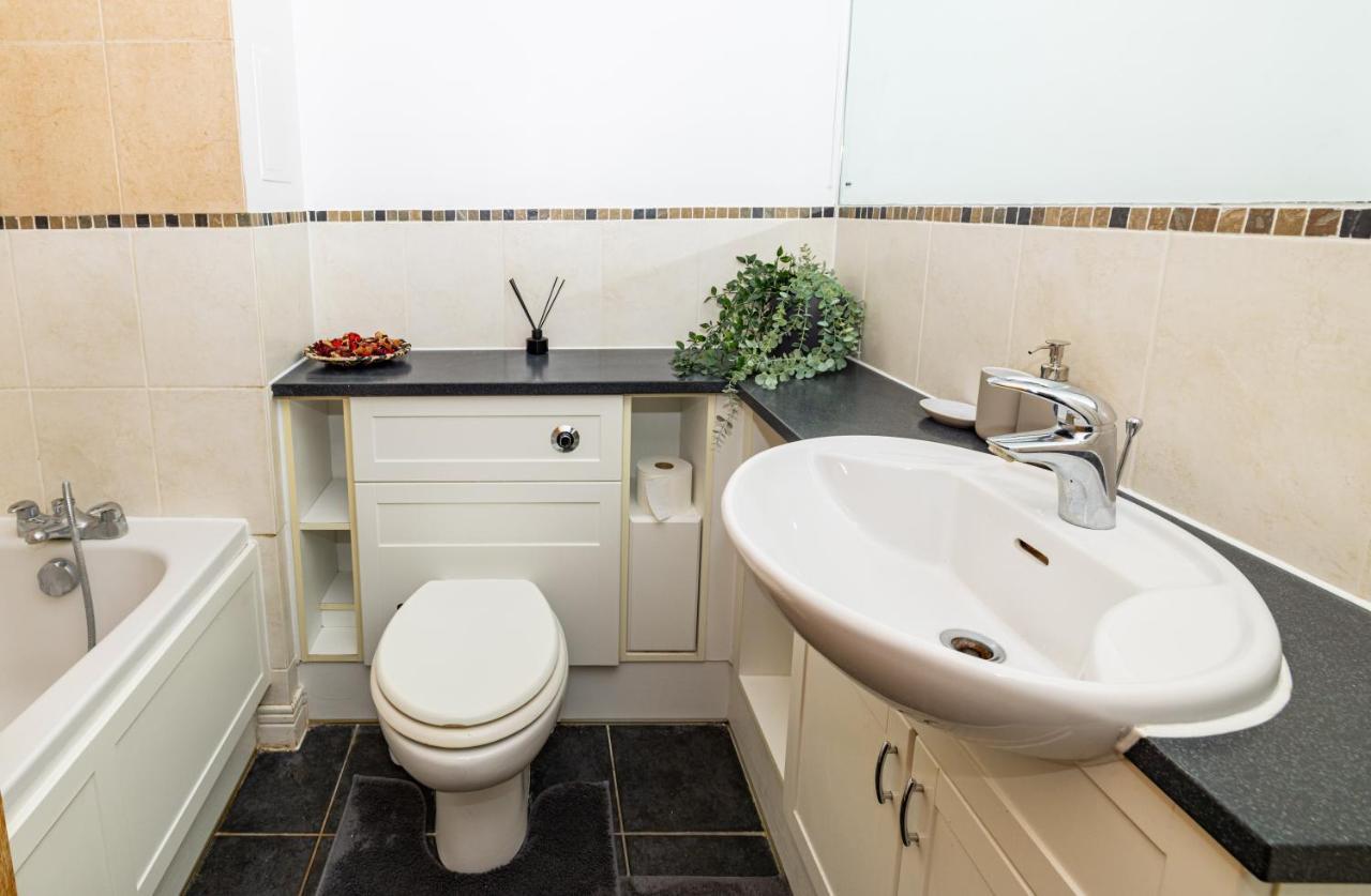 Guest house Nice Close To City231 London