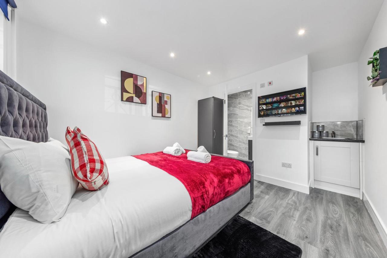 Apartment Serviced Ensuite Finsbury Park N19 *