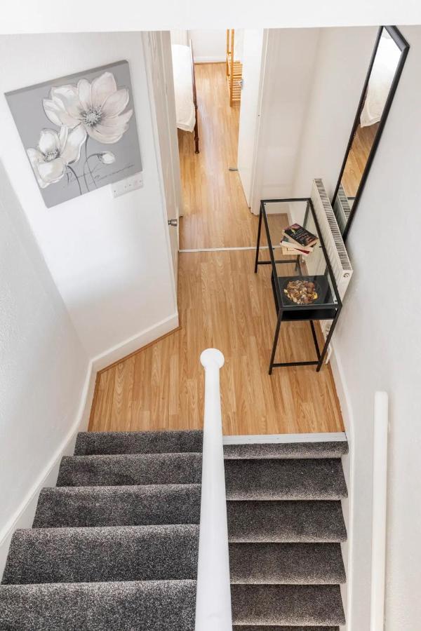 Apartamento Large, Bright And Spacious 3 Bed Flat In