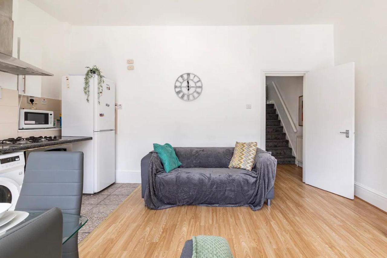 Large, Bright And Spacious 3 Bed Flat In Londres