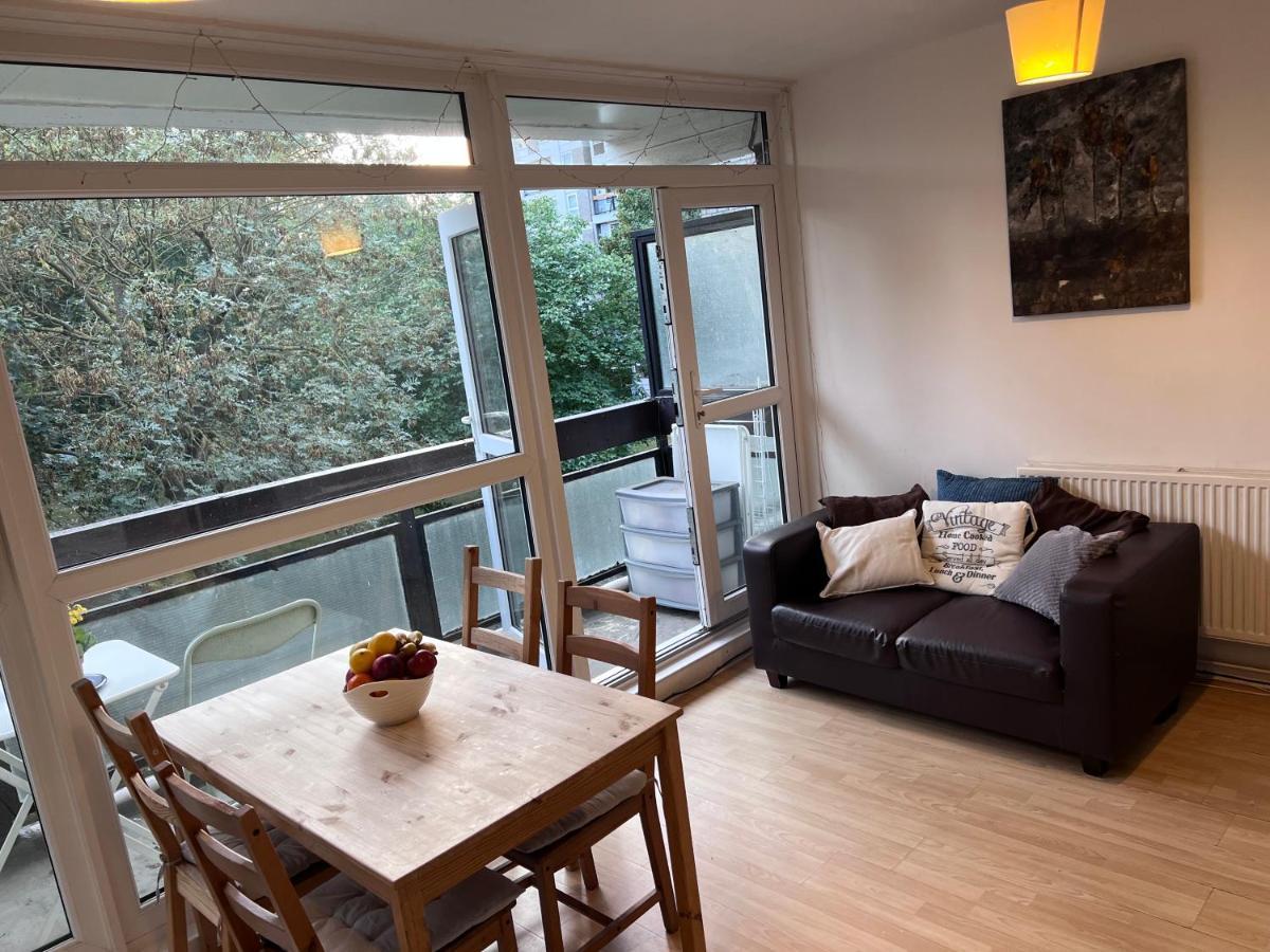 Exford Court 2 * London