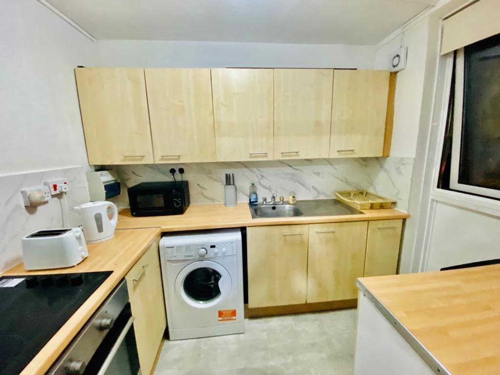 Spacious One Bedroom Edgeware Road Central Apartment London
