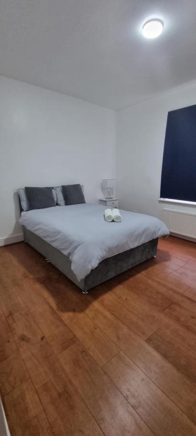 Cricklewood Broadway Guest Apartment *
