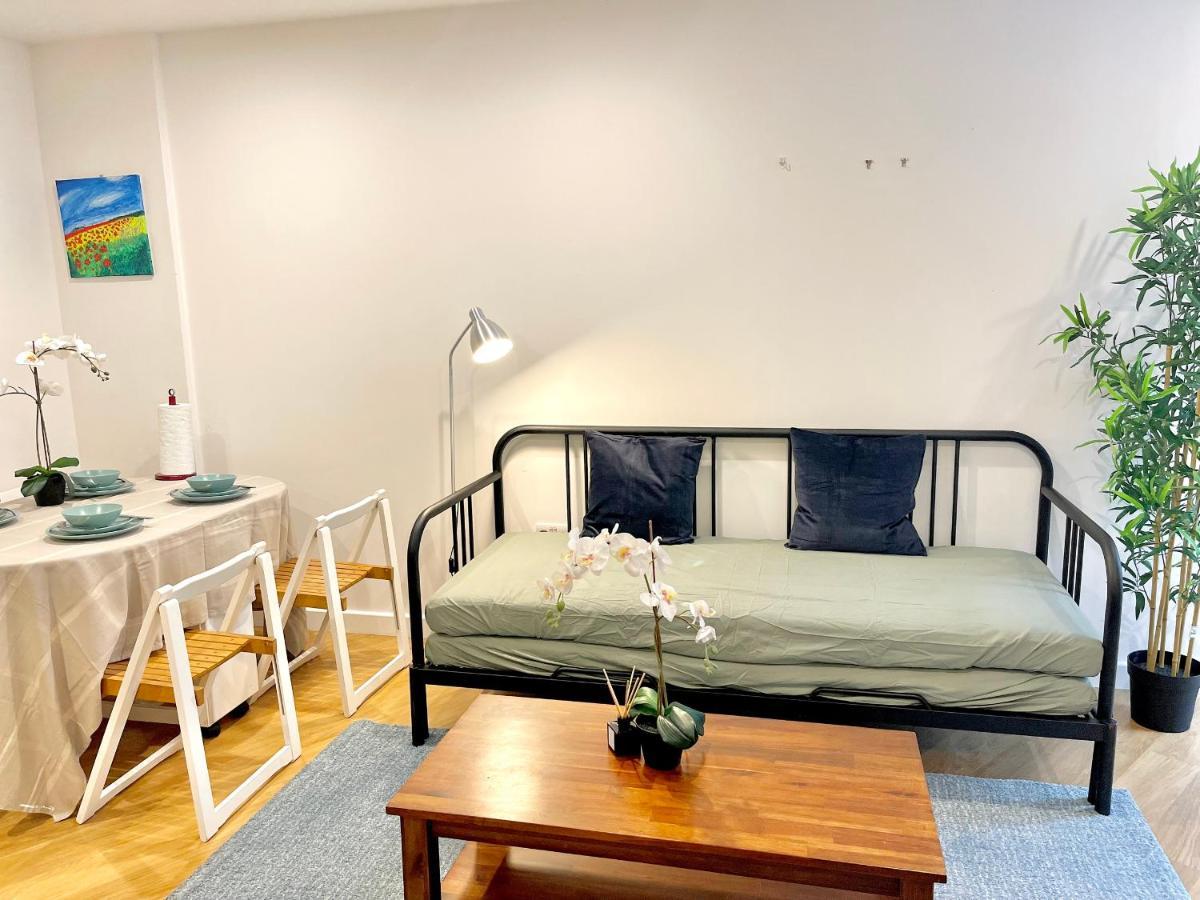 Modern Patio Flat Close To Sation & Canary Wharf Apartamento