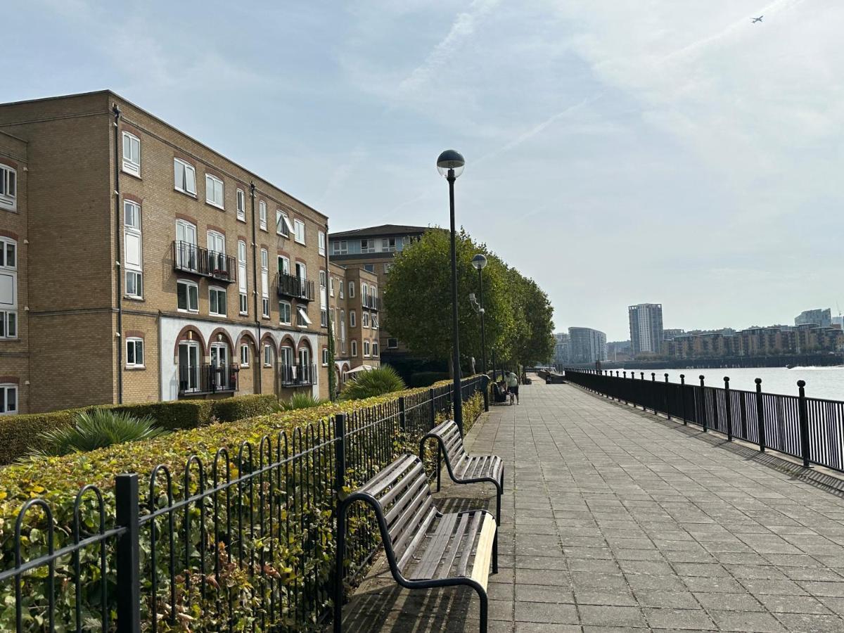 River Views From Canary Wharf