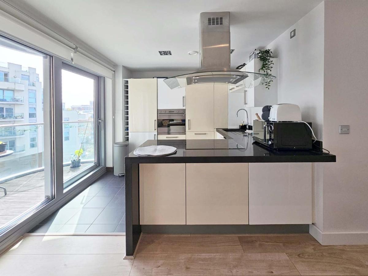 Beautiful 2 Bedroom Flat In Battersea Apartment