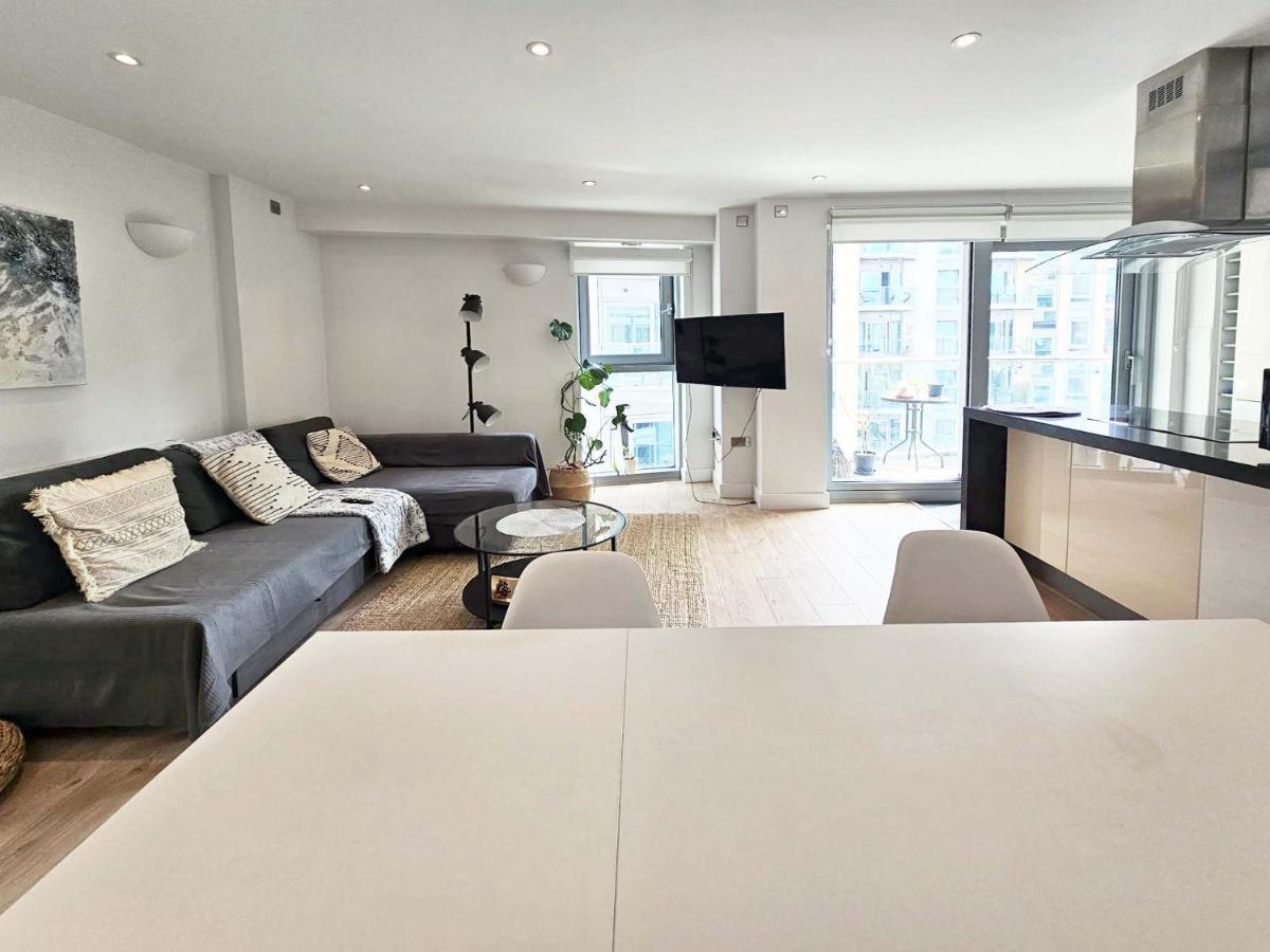 Beautiful 2 Bedroom Flat In Battersea Apartment London