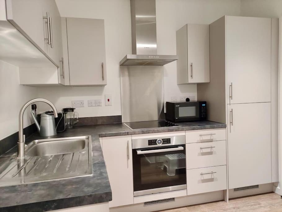 Beautiful Modern Flat With 1 Bedroom Near Old Street Station Apartment London