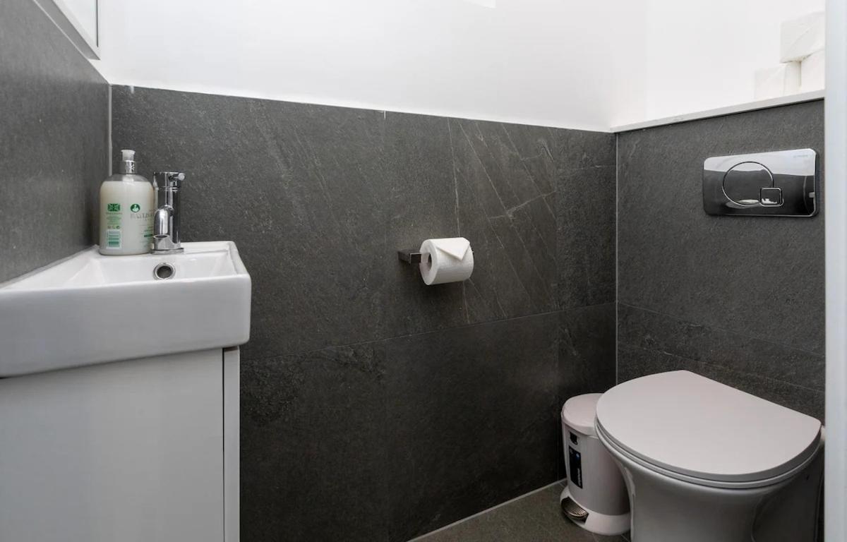 Stylish 2-bed Flat In The Heart Of West Hampstead Londres