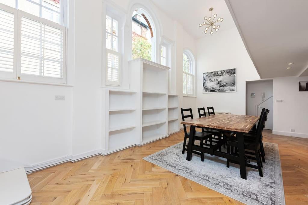 Apartment Modern In London
