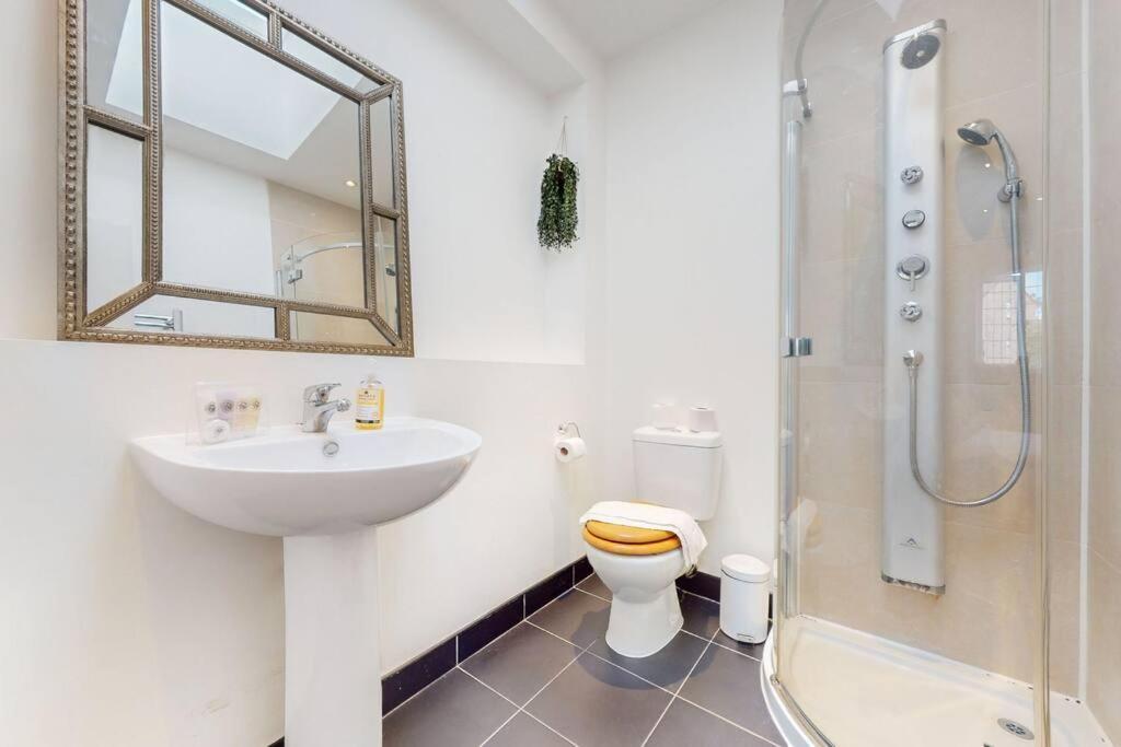 Apartment Spacious 2 Bedroom Flat With Garden In Acton