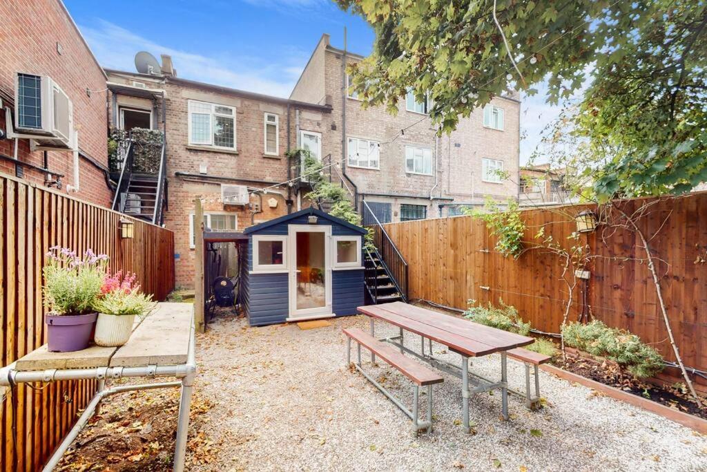 Apartment Spacious 2 Bedroom Flat With Garden In Acton London