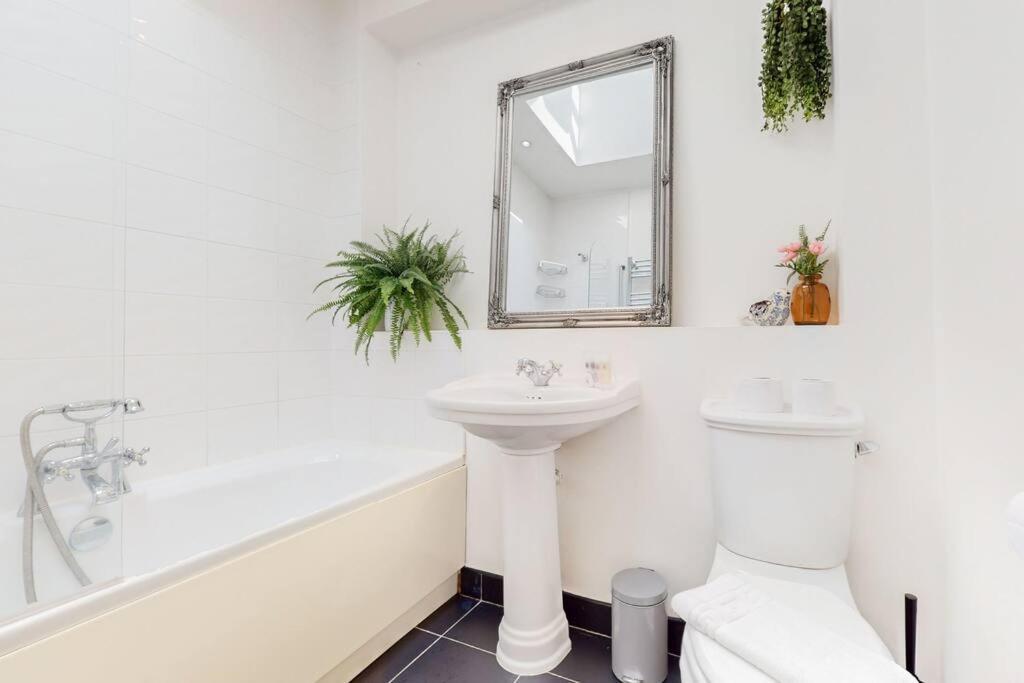 Apartment Spacious 2 Bedroom Flat With Garden In Acton