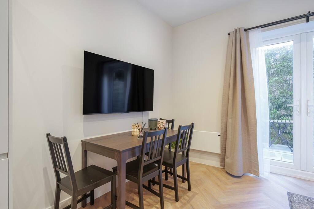 Cosy Tooting Retreat: 2-bed Gem * London