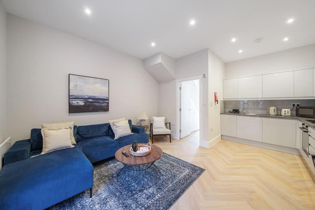 Cosy Tooting Retreat: 2-bed Gem Apartment London