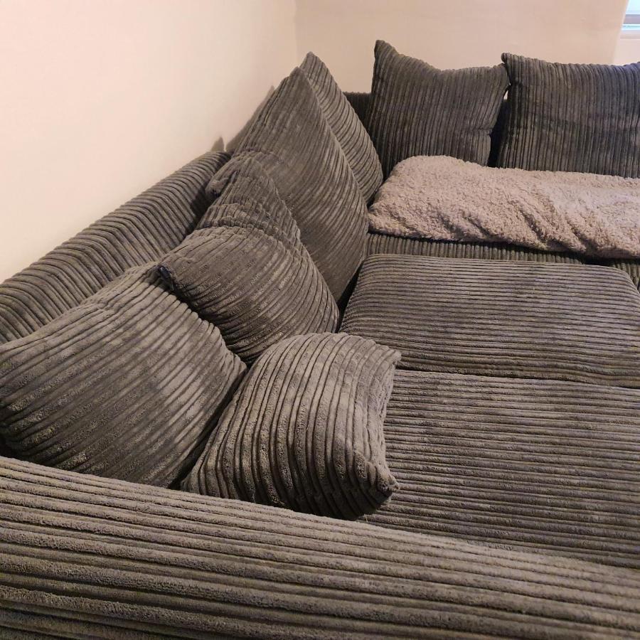 Remarkable One Bedroom In Central Apartment