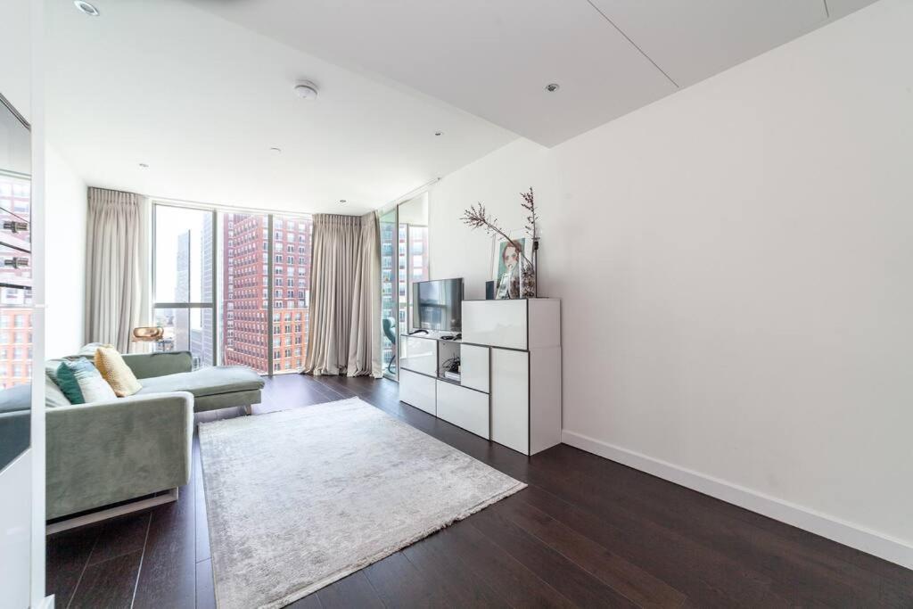 Bright 2br, 2bth Apt, 9 Elms Apartment *
