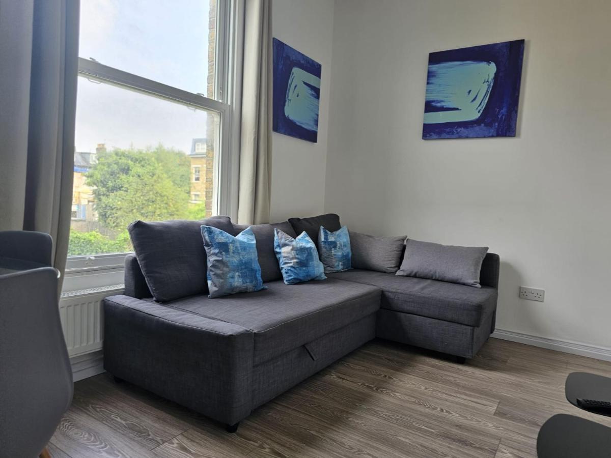 Apartamento 3 Bedroom In Finsbury Park Londres