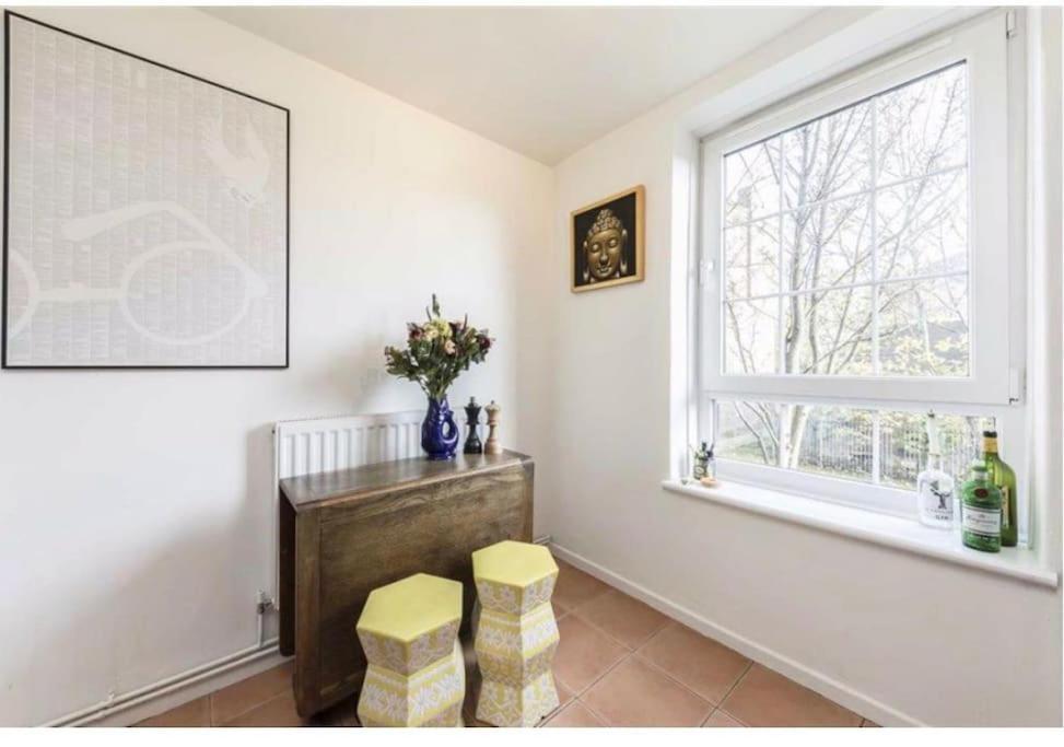 Spacious 2 Bedroom Flat In Apartamento