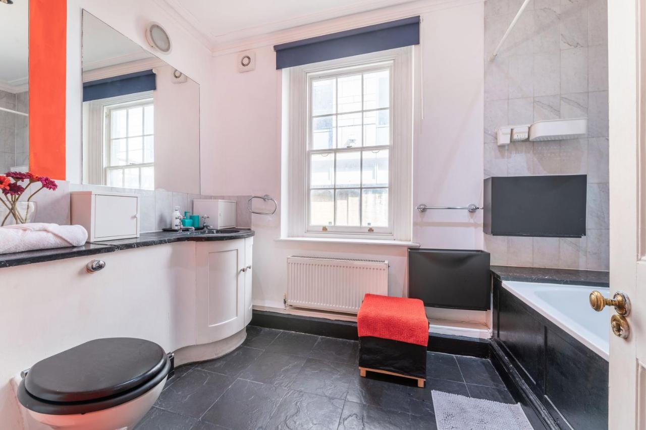 Luxury 3 Bedroom Flat Trafalgar Square, Embankment, Waterloo London