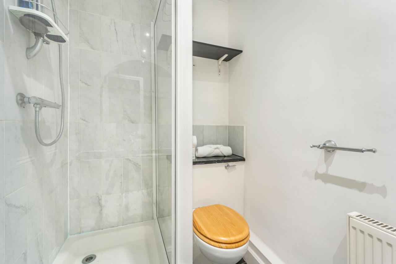 Luxury 3 Bedroom Flat Trafalgar Square, Embankment, Waterloo Apartment *