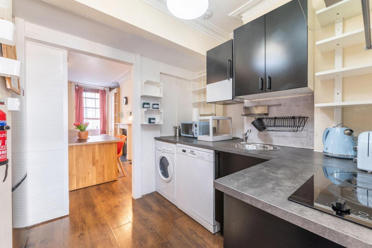 Luxury 3 Bedroom Flat Trafalgar Square, Embankment, Waterloo Apartment *