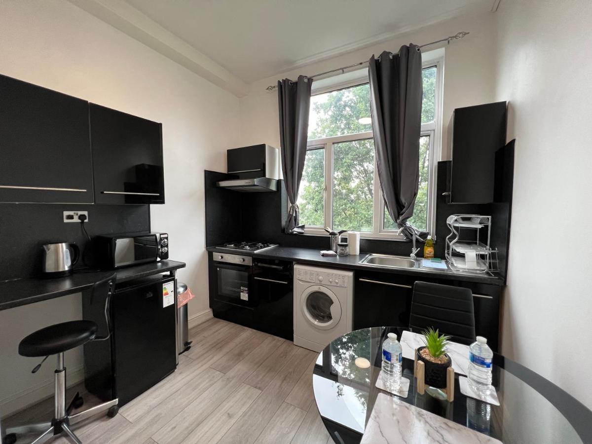 Lovely On Finchley Road Apartment