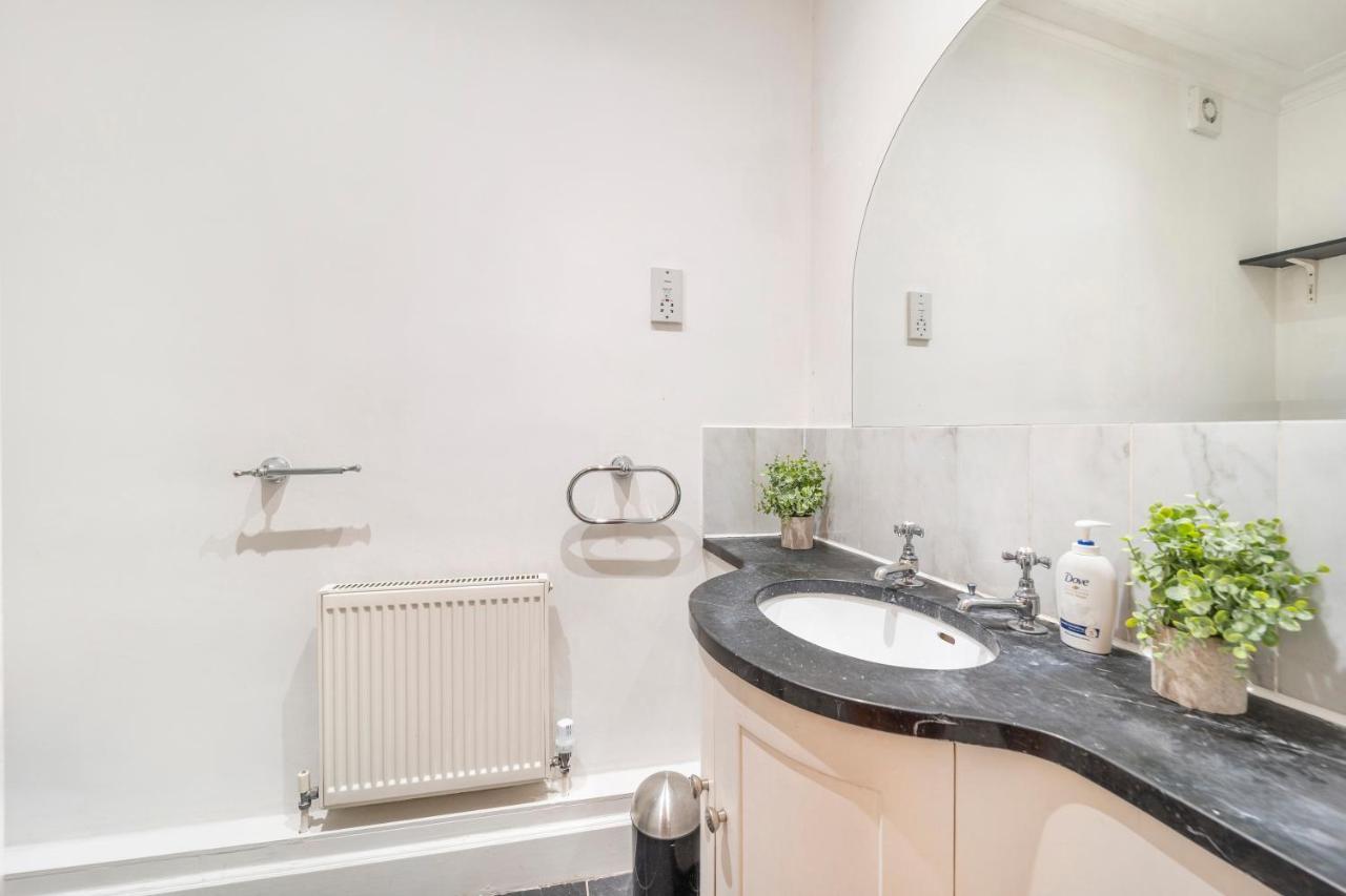 Apartment Luxury 3 Bedroom Flat Trafalgar Square, Embankment, Waterloo *