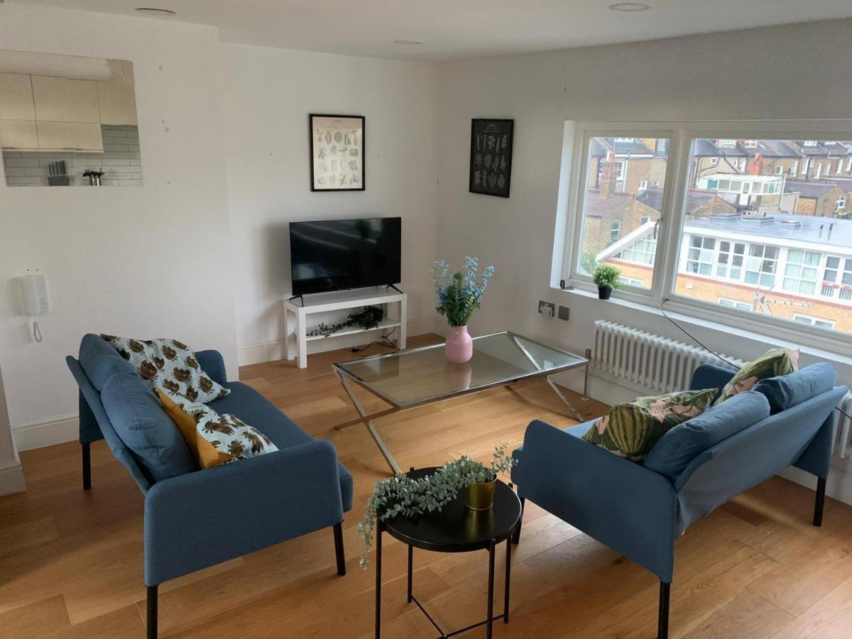 Apartment Delightful New Ensuite Bedroom With Stunning Shared Kitchen & Living -1c The Charteris *